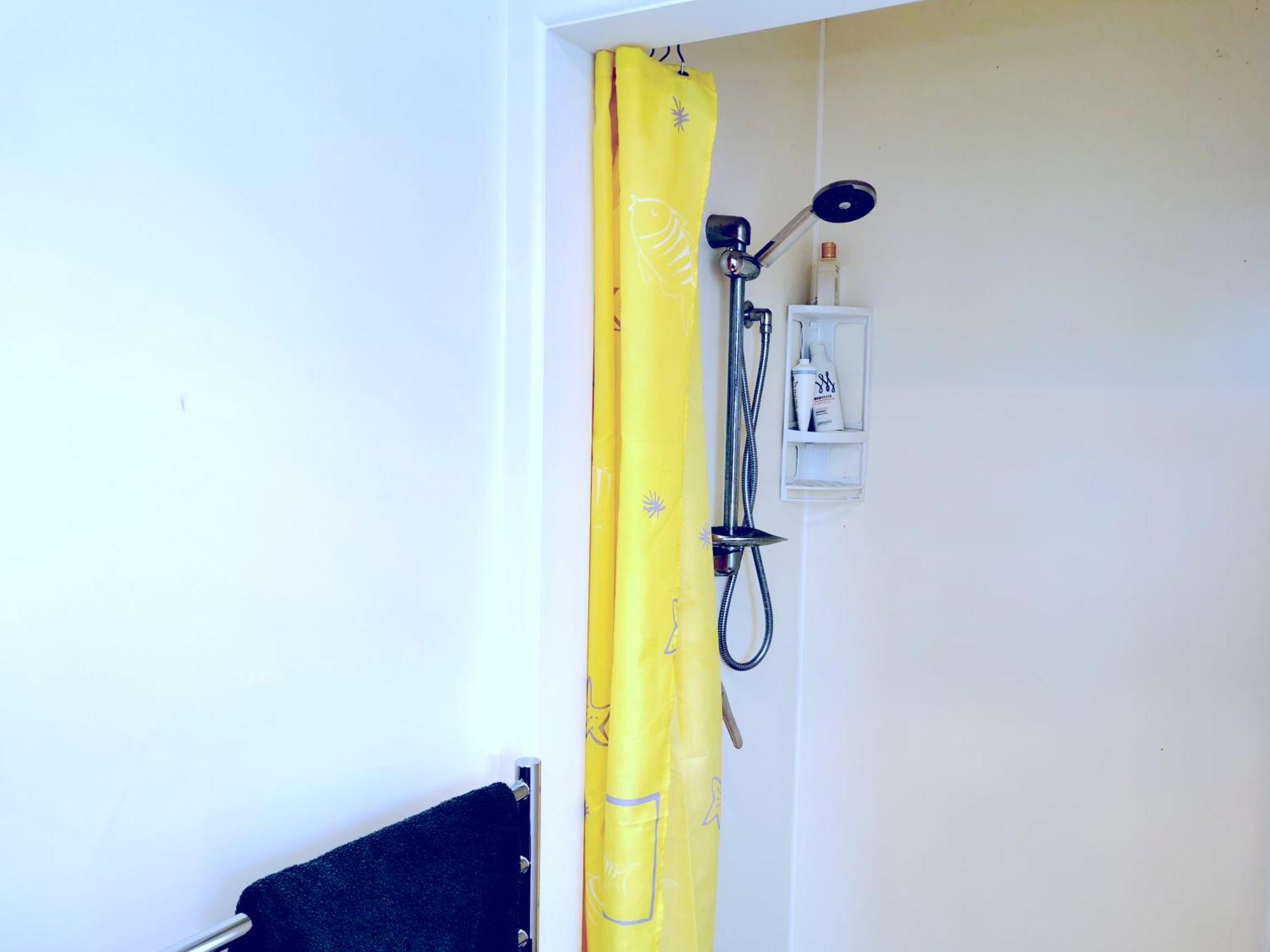 Separate Entry Guest Room With Private Bathroom In Forrest Hill Auckland Eksteriør billede